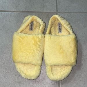 Yellow slippers size 9